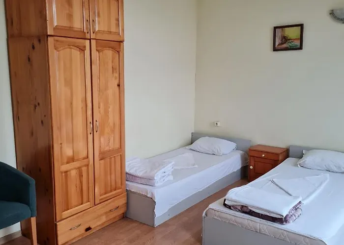 елка شقة بورغاس